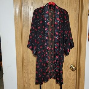 Elegant Black Robe With Waist Band  Kimono Style with Red Lip Print
